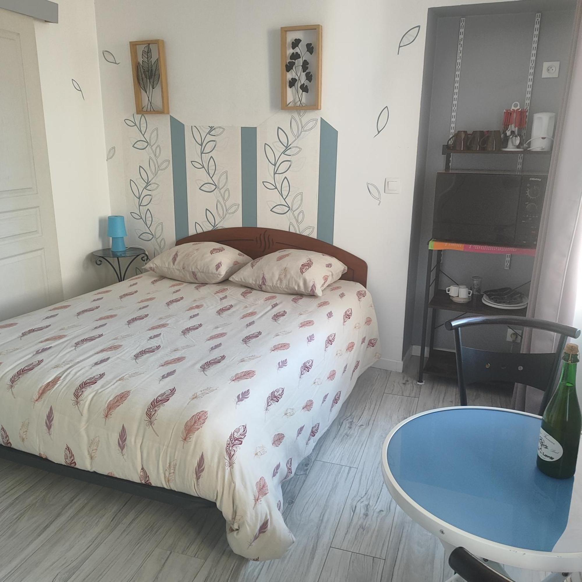Chambre Pour 2 Personnes A Formigny Rdc Екстериор снимка